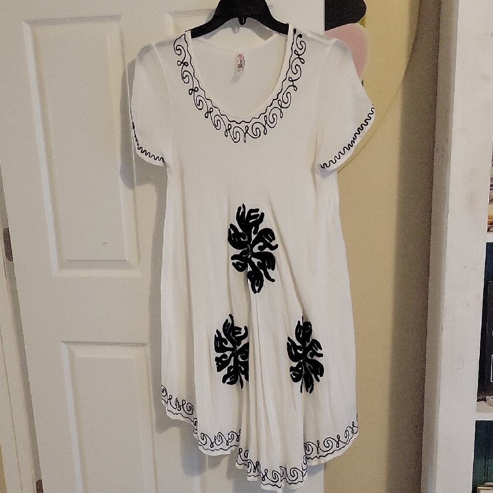 White by India Boutique Free Size embroidered detail sheer crepe like fabric